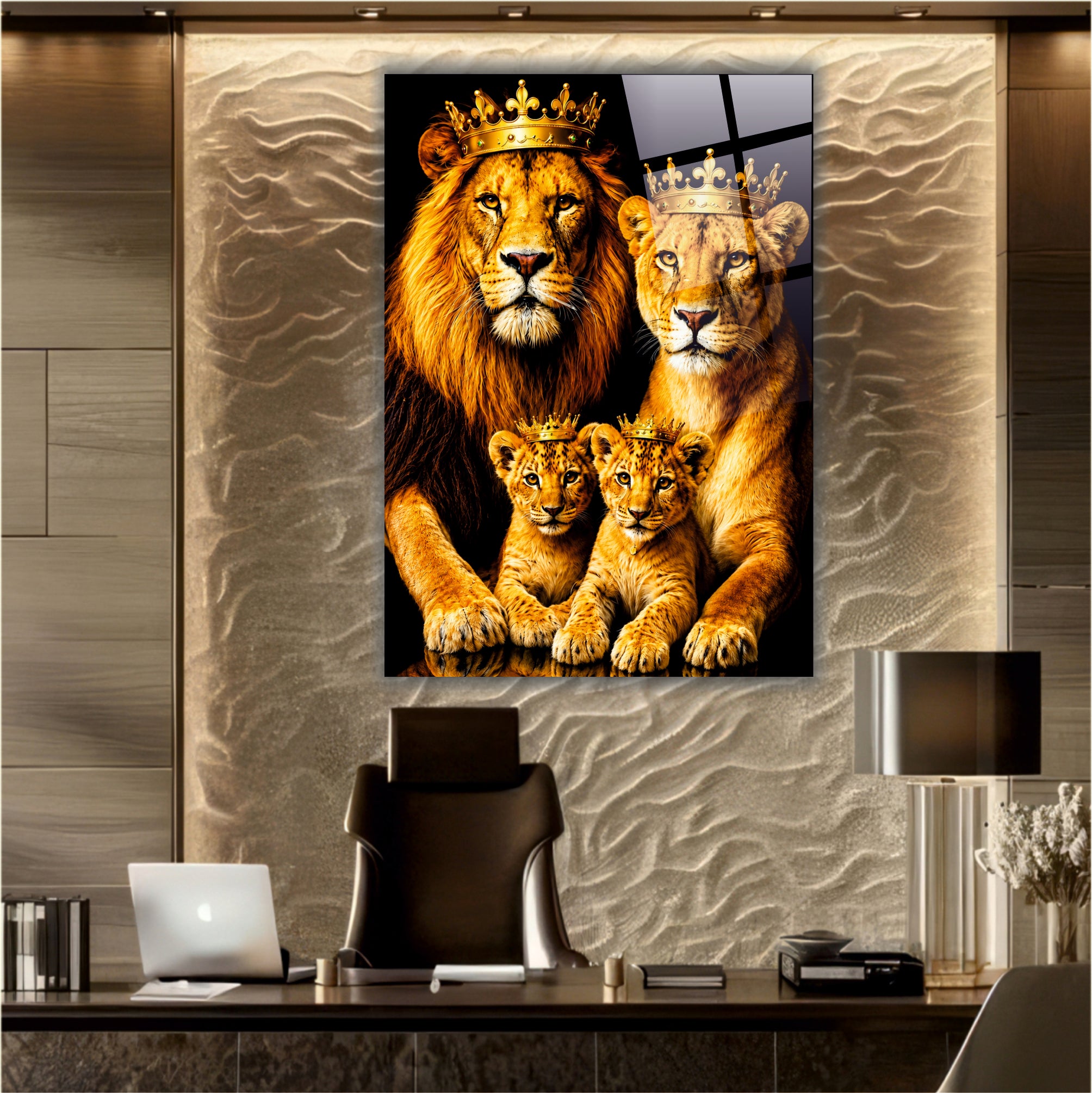 ASLAN-100 Taçlı Aslan Ailesi Temalı Görkemli ve Asil Modern Cam Tablo