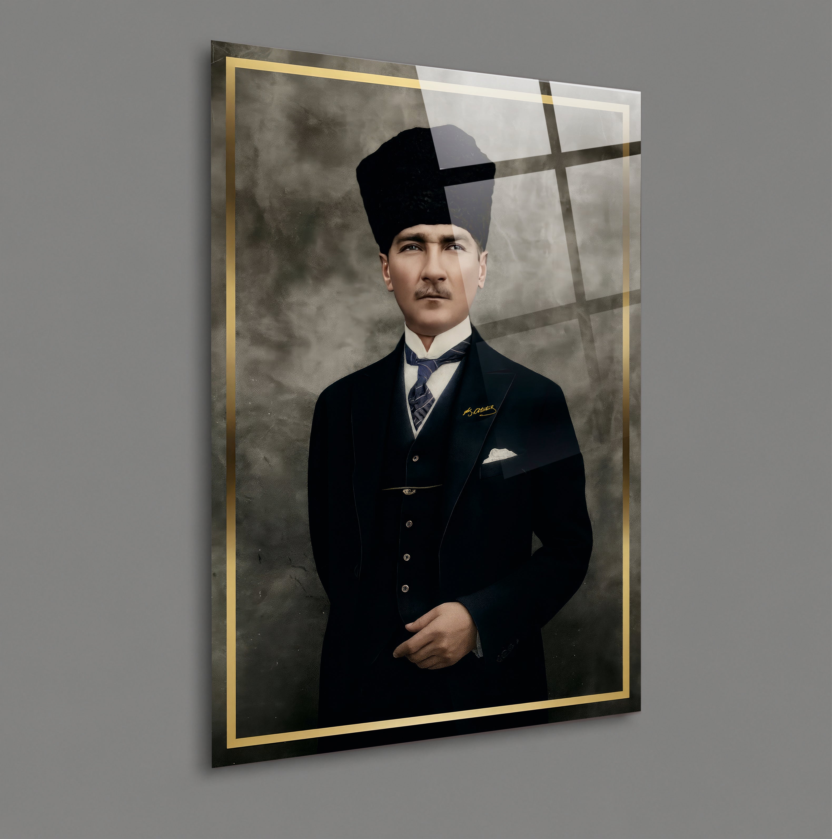 ATA-97 Altın Çerçeveli Kalpaklı Atatürk Cam Tablo