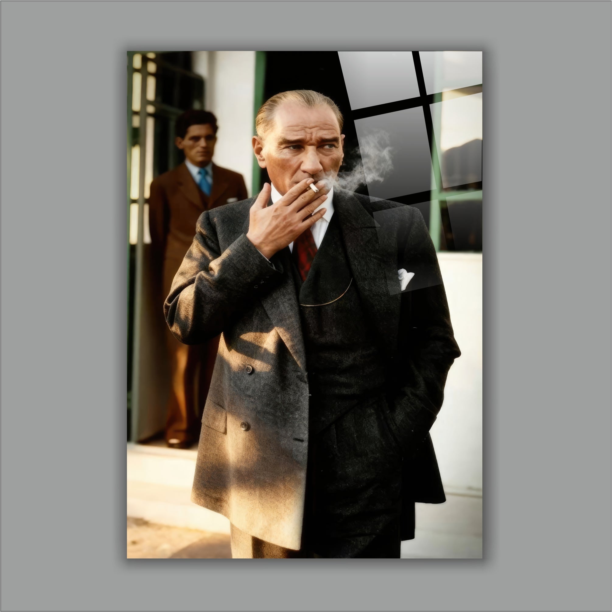 Atatürk Cam Tablo|Atatürk Karizmatik Takım Elbiseli Cam Tablo - Maskülen Ofis Dekoru