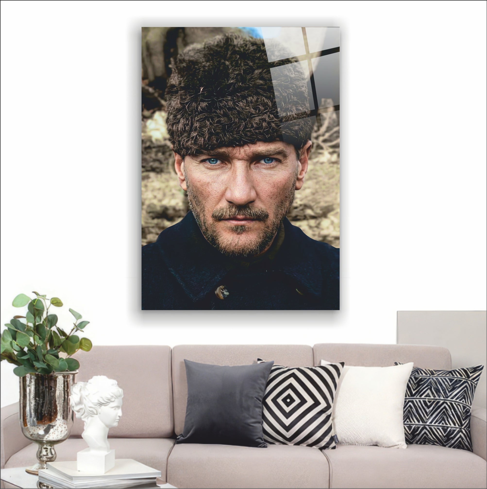 Atatürk Cam Tablo Mavi Gözlü Dev Atatürk-Kalpaklı Realistik Portre Tasarımı