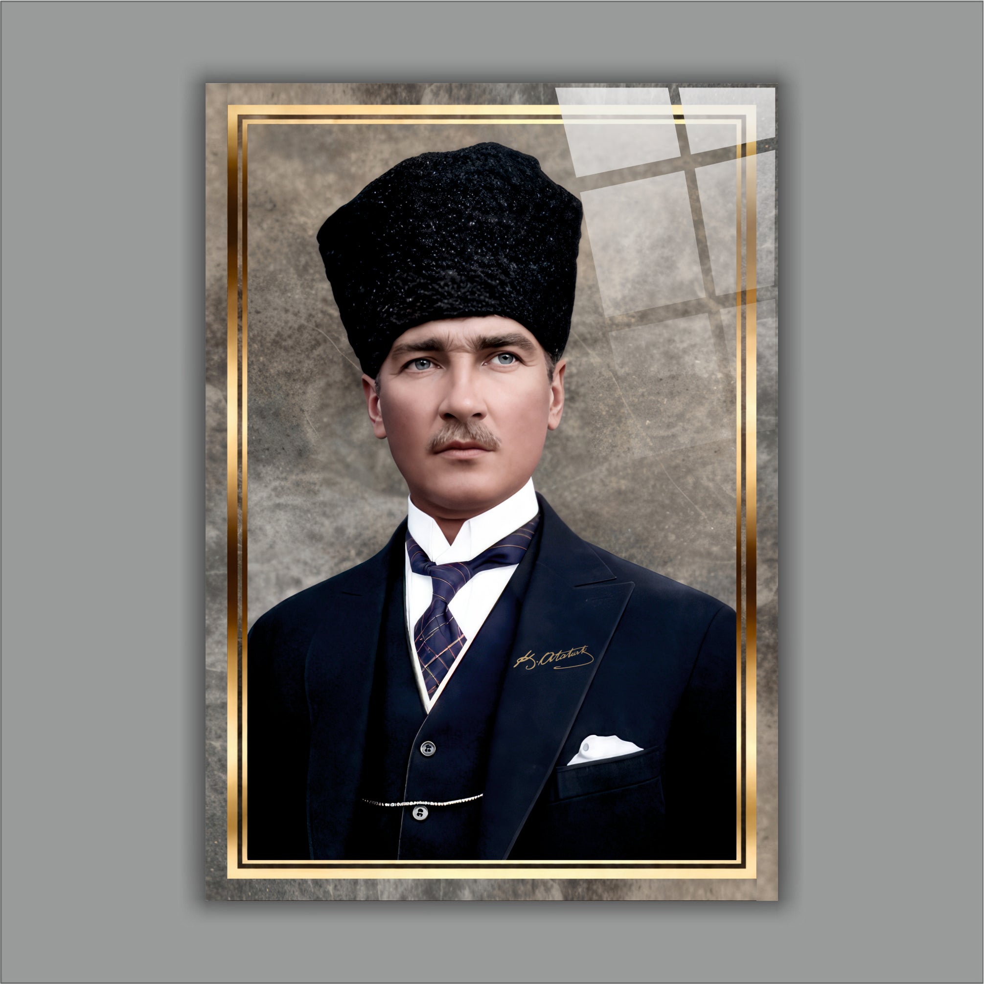 ATA-165 Atatürk Cam Tablo Gold Çerçeveli Kalpaklı Asil Portre Tasarımı