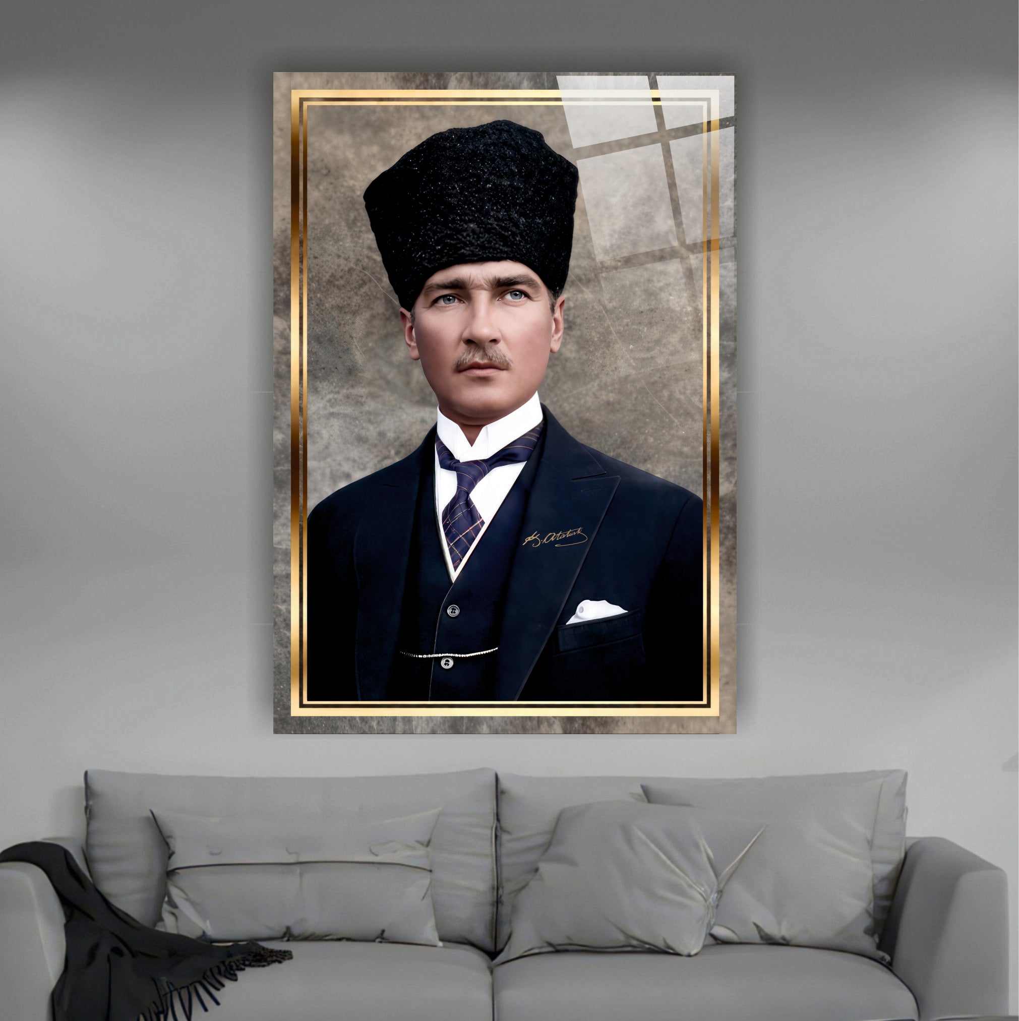 ATA-165 Atatürk Cam Tablo Gold Çerçeveli Kalpaklı Asil Portre Tasarımı