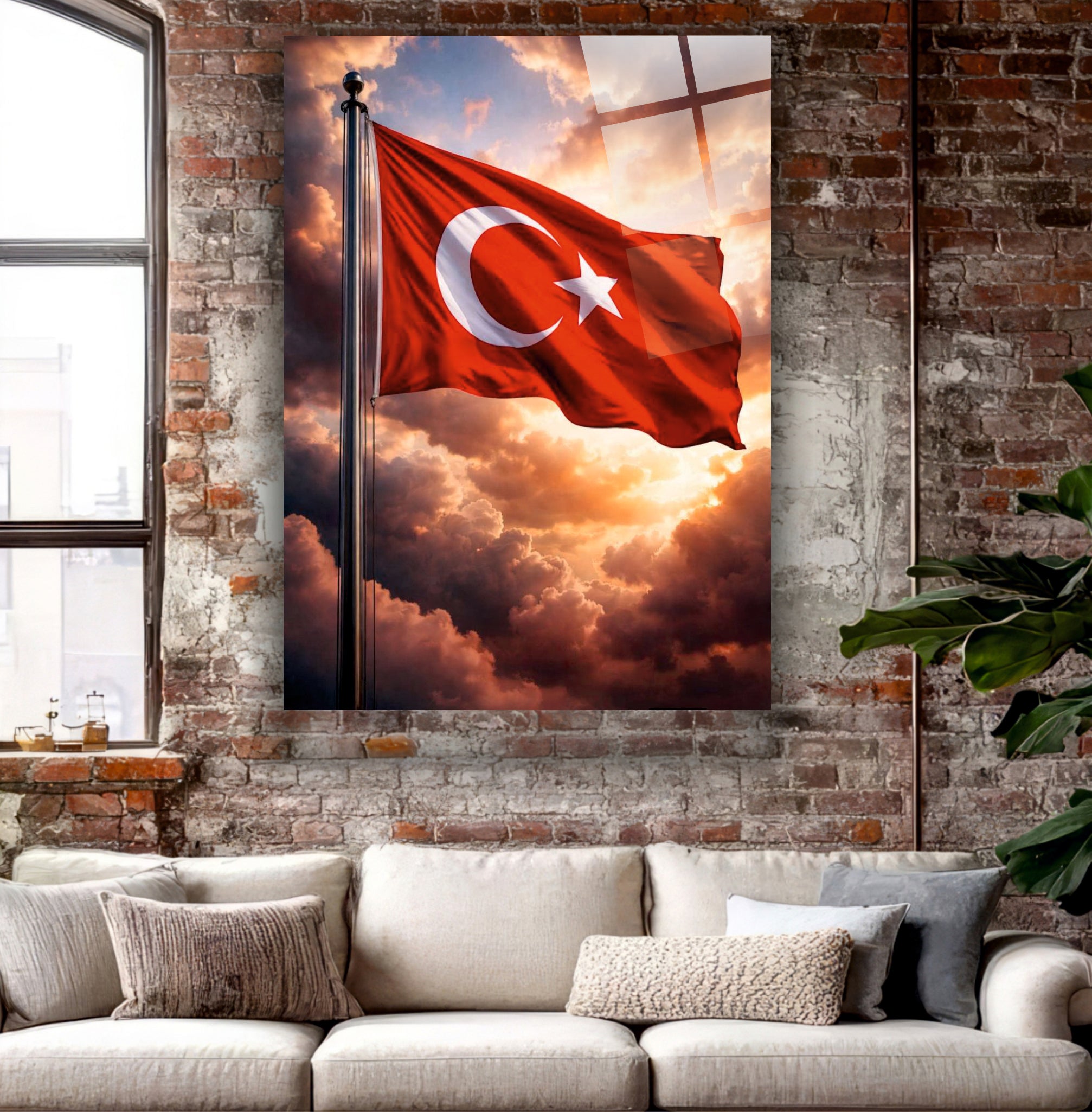 BAYRAK-2 Gün Batımında Dalgalanan Türk Bayrağı Bulutlar ve Gökyüzü Manzarası