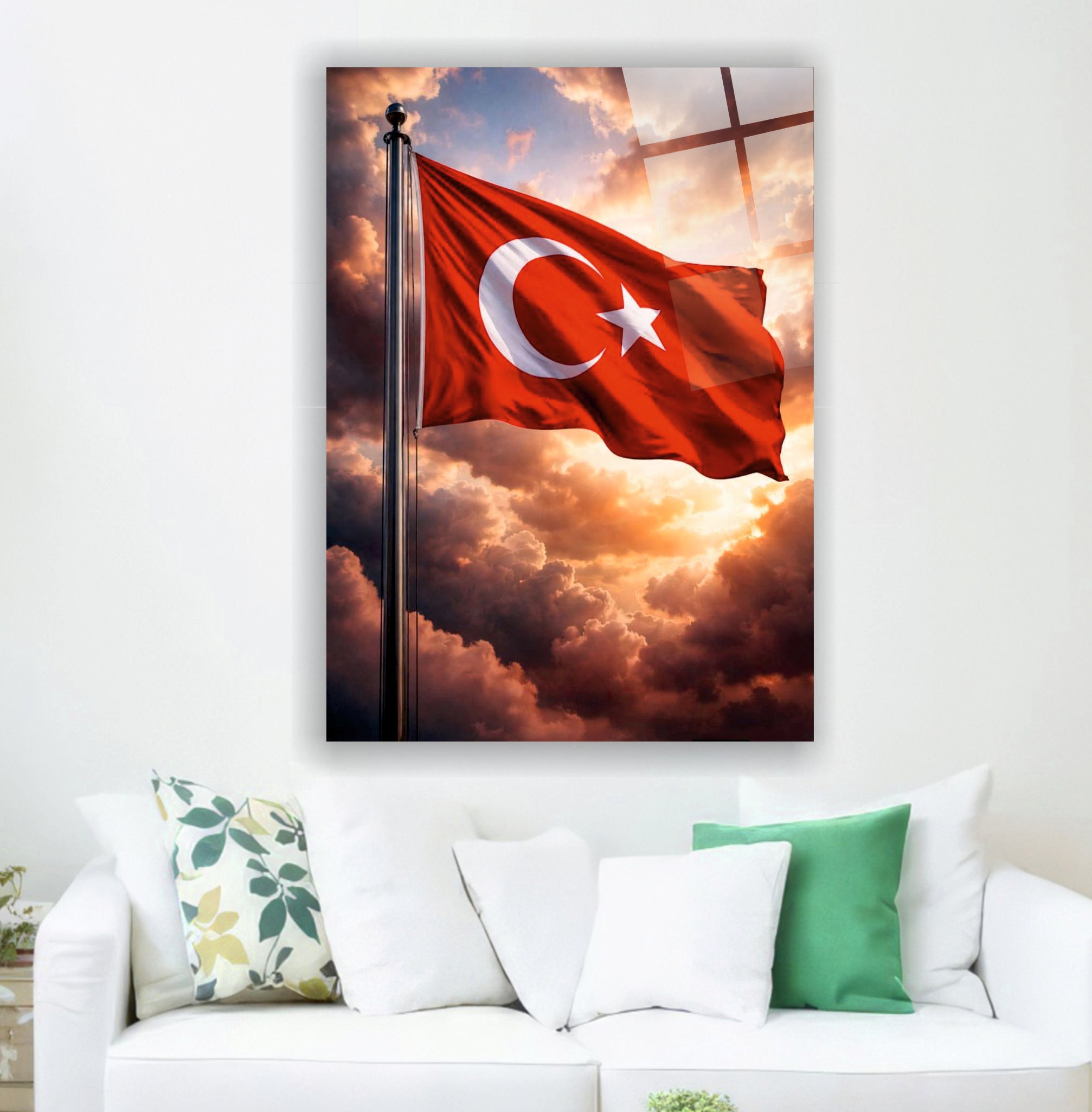 BAYRAK-2 Gün Batımında Dalgalanan Türk Bayrağı Bulutlar ve Gökyüzü Manzarası