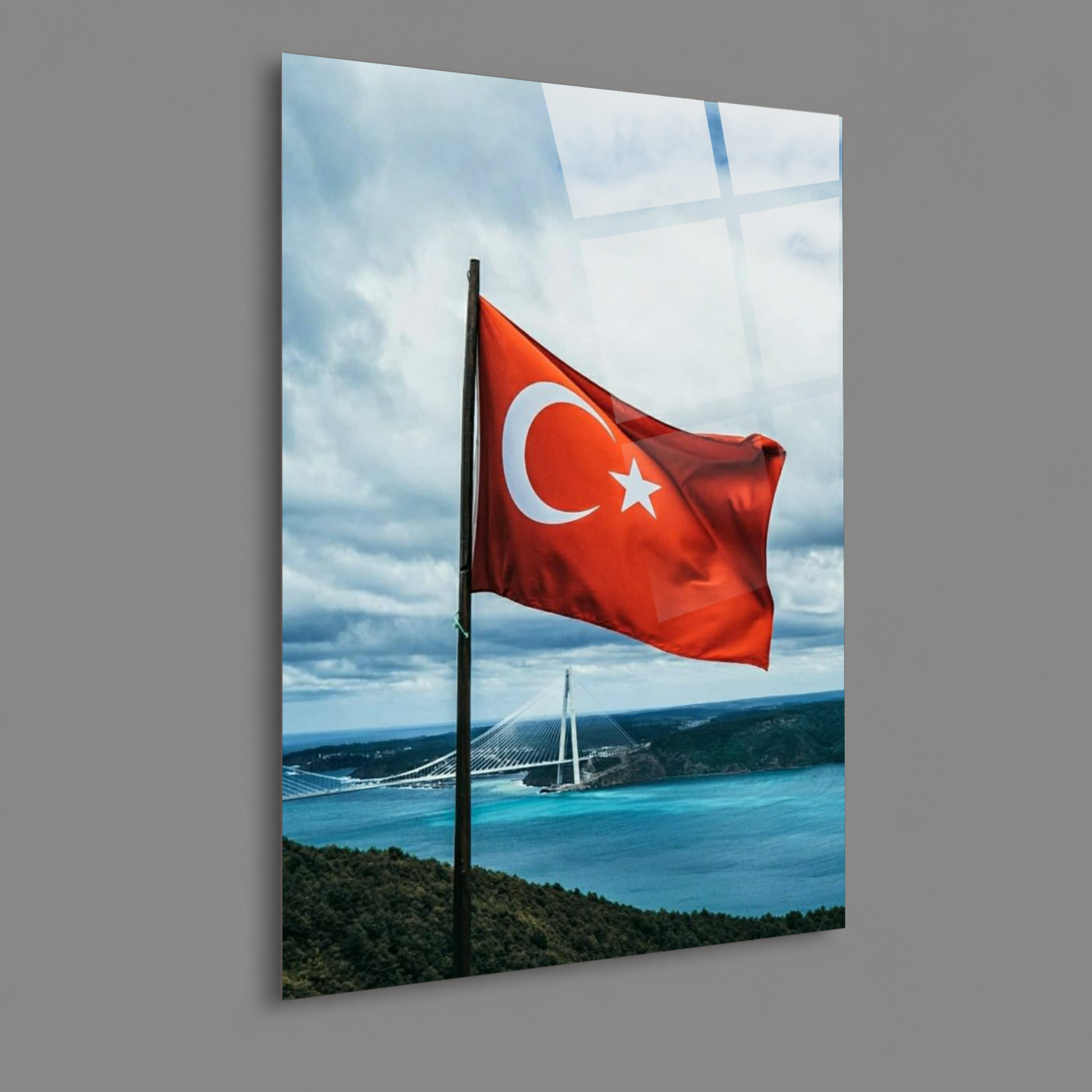 BAYRAK-28 Boğaz Manzarasında Dalgalanan Türk Bayrağı Dekoratif Cam Duvar Tasarımı