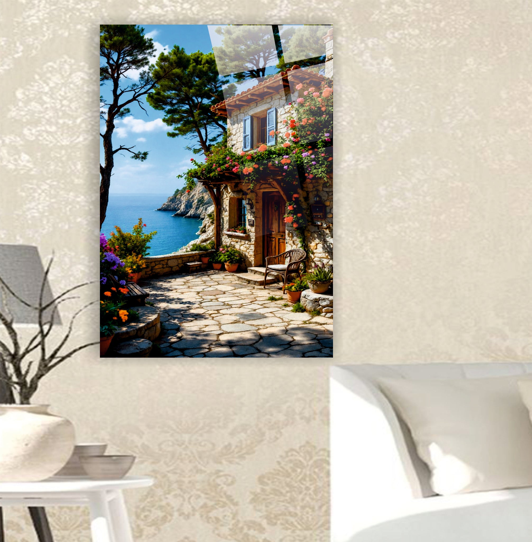 POPÜLER-130 Deniz Manzaralı Taş Ev ve Çiçekli Avlu Cam Tablo
